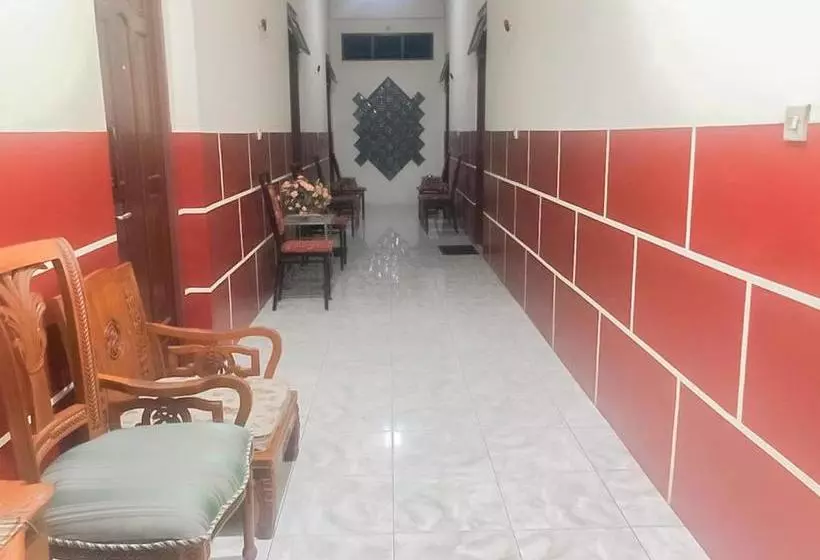 ホテル Wisma Anugrahno Redpartner