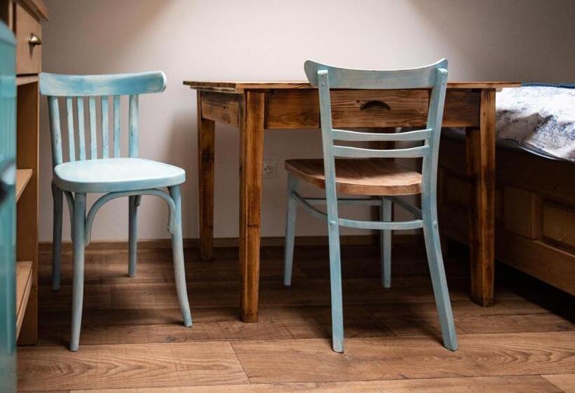 Majatalo Penzion V Poli