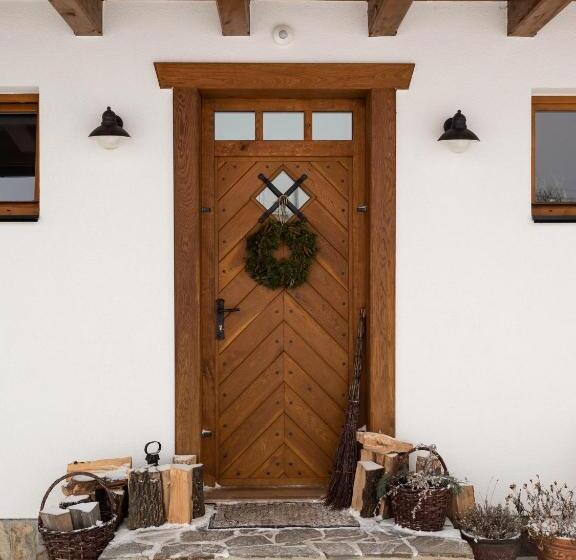 Majatalo Penzion V Poli