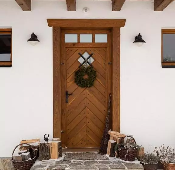 Majatalo Penzion V Poli