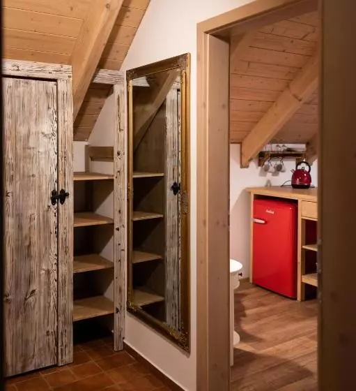 Majatalo Penzion V Poli