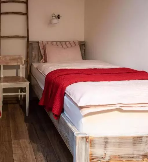 Majatalo Penzion V Poli