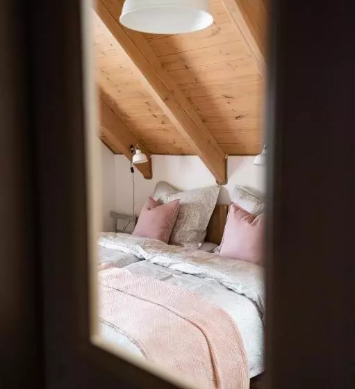 Majatalo Penzion V Poli