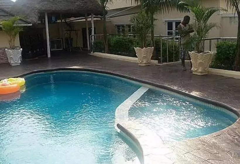 پانسیون Neyo And Suites
