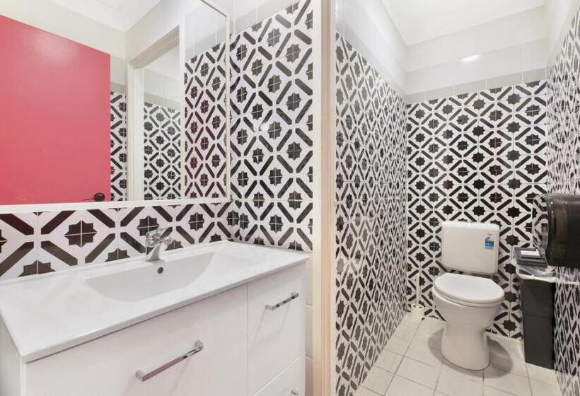 Tequila Sunrise Hostel Surfers Paradise