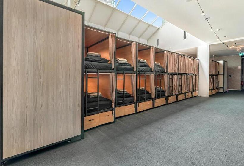 Tequila Sunrise Hostel Surfers Paradise