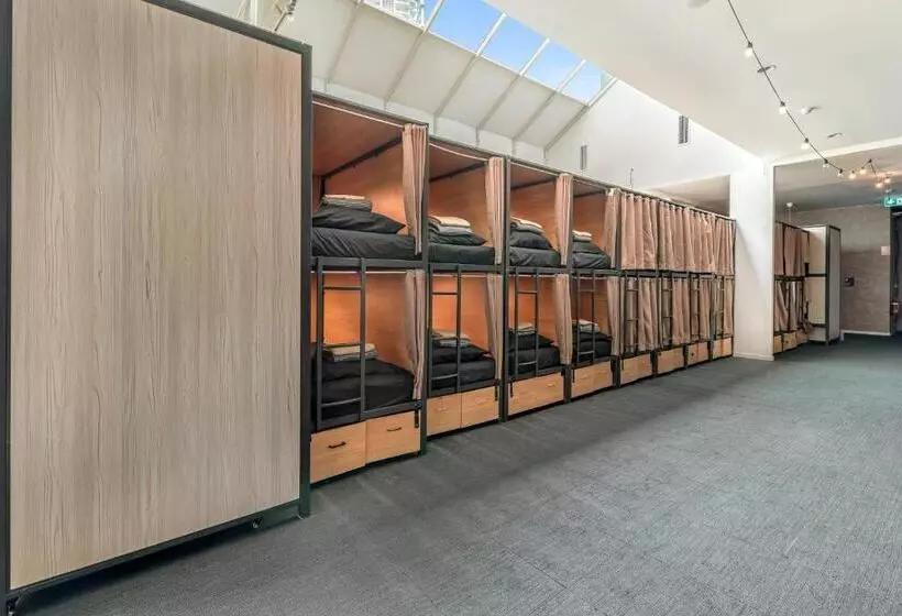 Tequila Sunrise Hostel Surfers Paradise