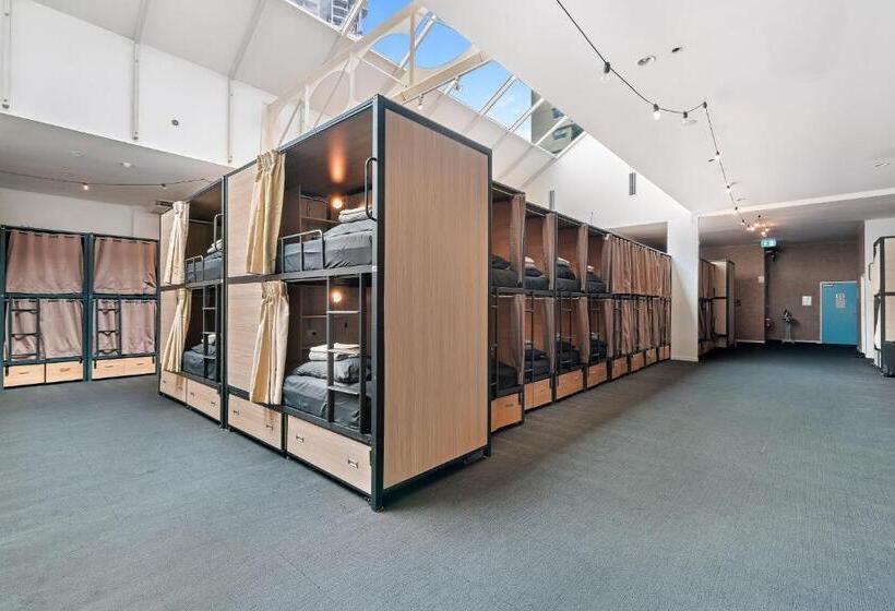 Tequila Sunrise Hostel Surfers Paradise