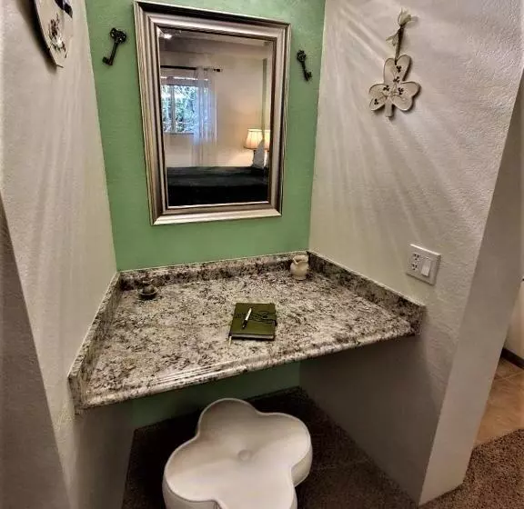 Aamiaismajoitus (B&B) Misty Valley Inn