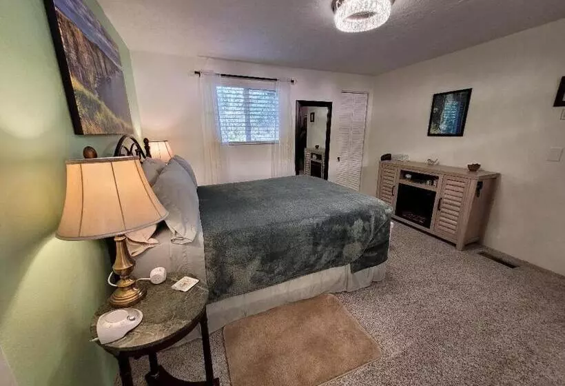 Aamiaismajoitus (B&B) Misty Valley Inn