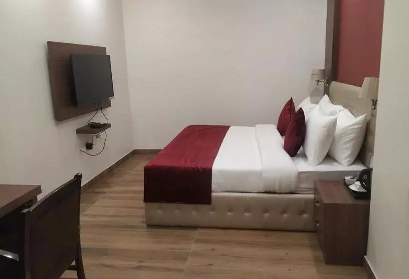 ホテル Awadh Inn