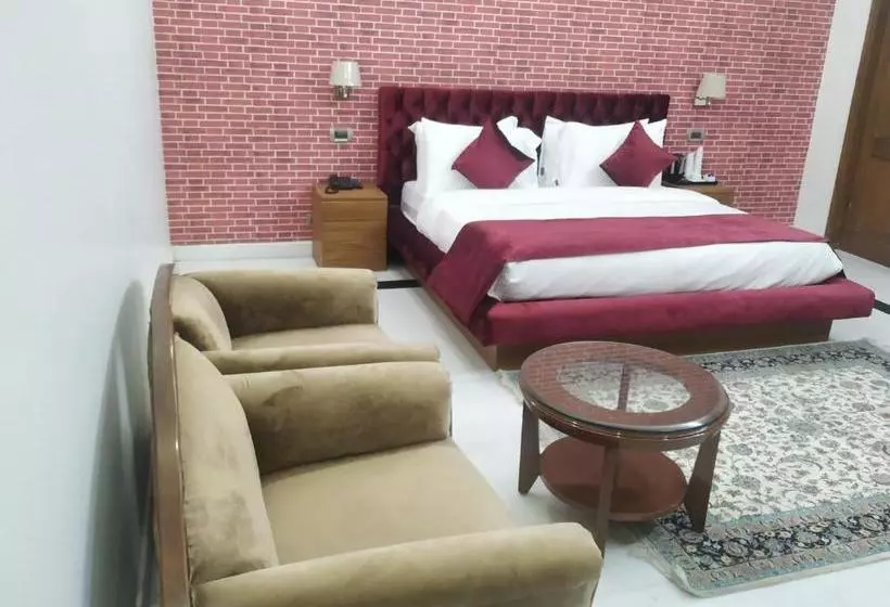 ホテル Awadh Inn