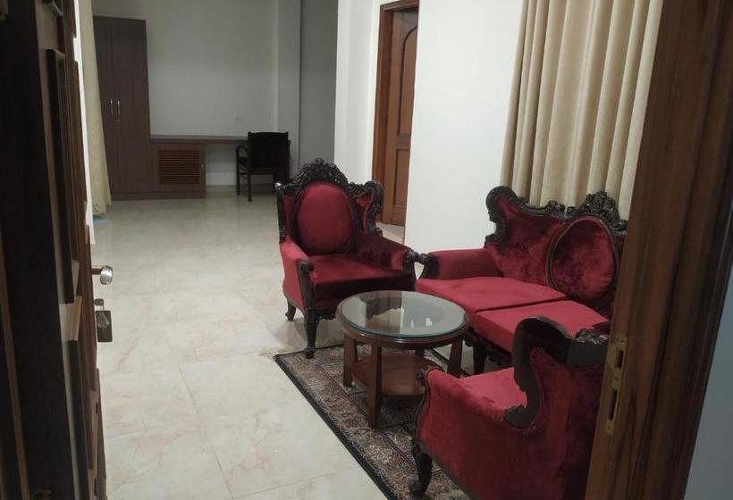 Отель Awadh Inn