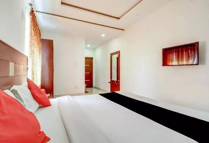 ホテル Capital O 79172 Residenza  Dreams Paradise