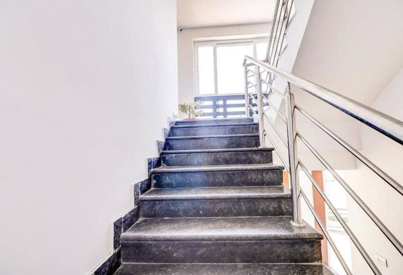 호텔 Capital O 79172 Residenza  Dreams Paradise