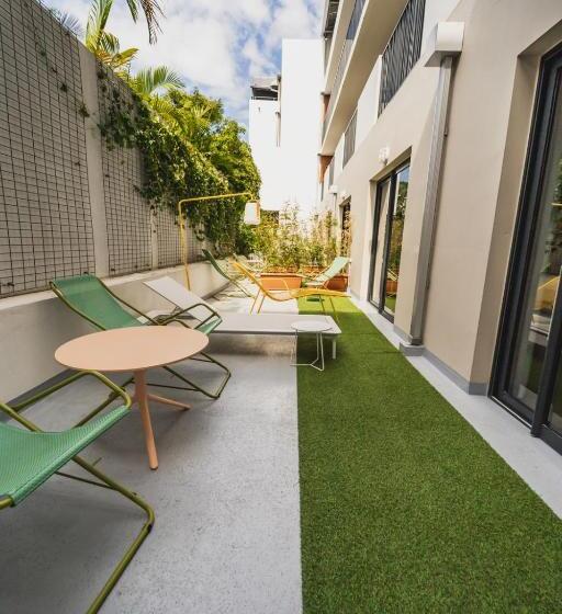 هتل Hôtel Le Terre Sainte