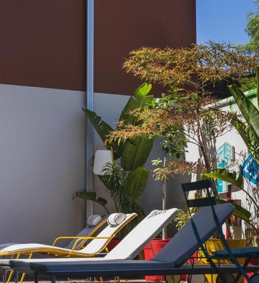 هتل Hôtel Le Terre Sainte