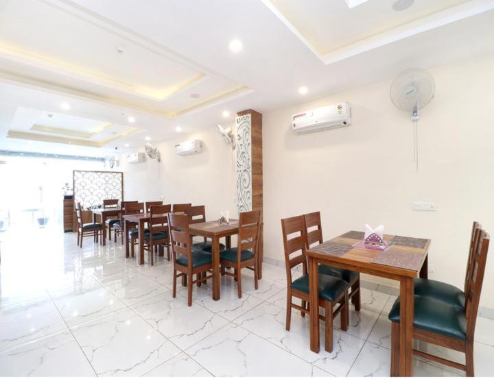 Hotel Wisteria Main Highway