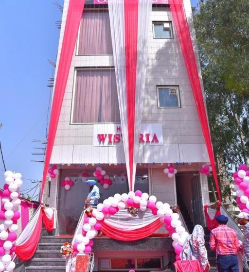 Hotel Wisteria Main Highway