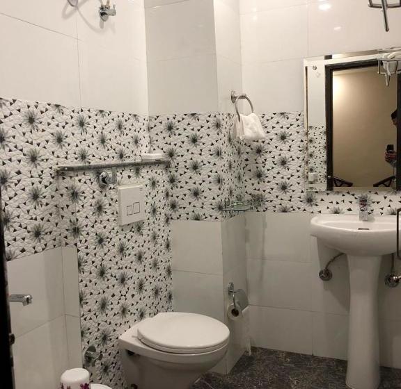 Hotel Wisteria Main Highway