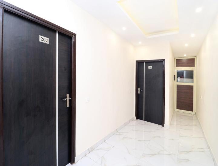 Hotel Wisteria Main Highway