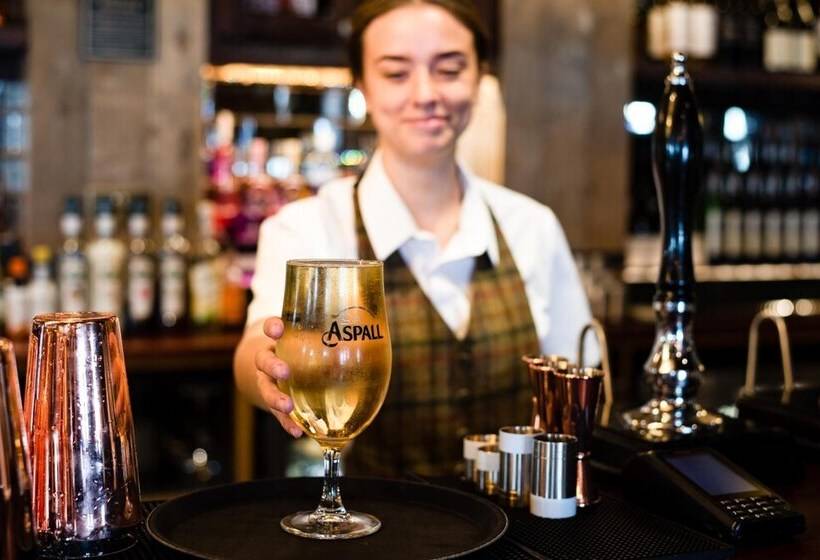 هتل The Seaburn Inn   The Inn Collection Group