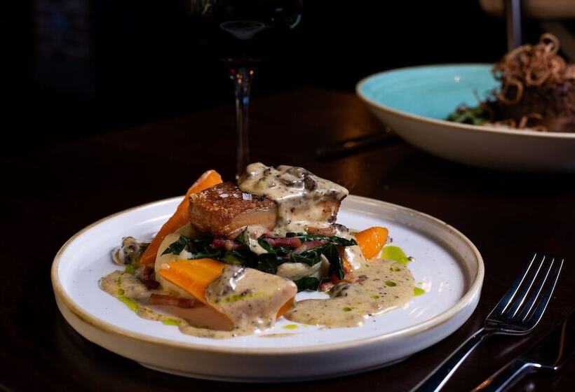 هتل The Seaburn Inn   The Inn Collection Group