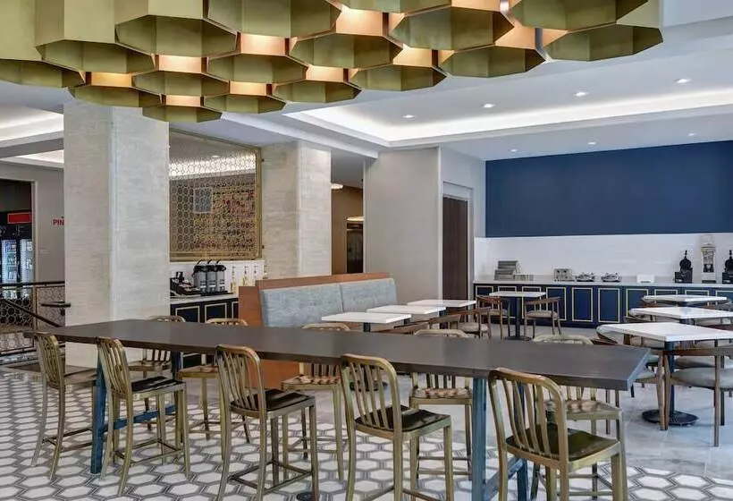 ホテル Towneplace Suites By Marriott Cincinnati Downtown