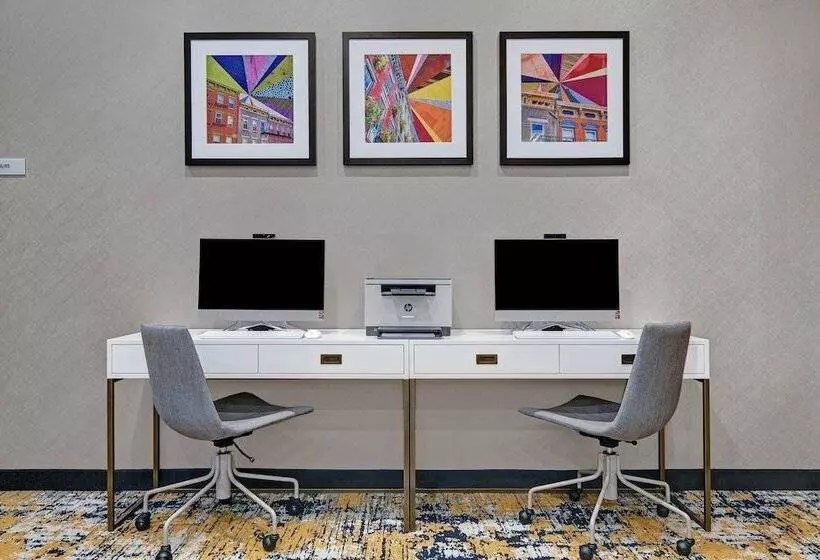 ホテル Towneplace Suites By Marriott Cincinnati Downtown