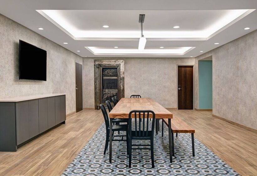 فندق Towneplace Suites By Marriott Cincinnati Downtown