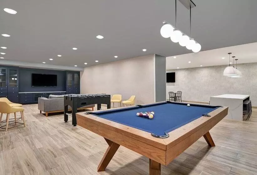 ホテル Towneplace Suites By Marriott Cincinnati Downtown