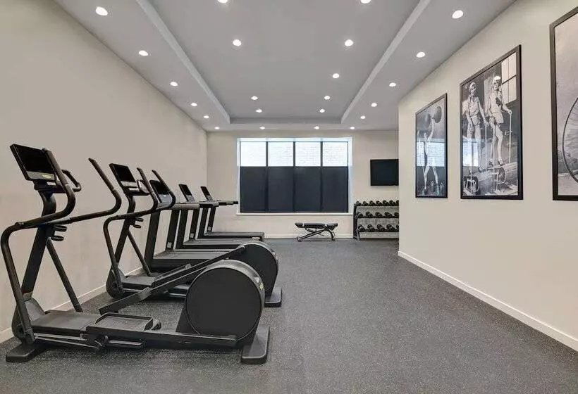 ホテル Towneplace Suites By Marriott Cincinnati Downtown
