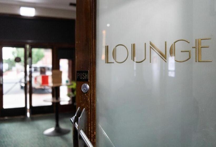 New Crown Hotel Motel