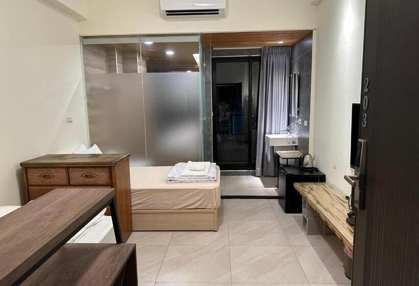 پانسیون Silence And Stillness