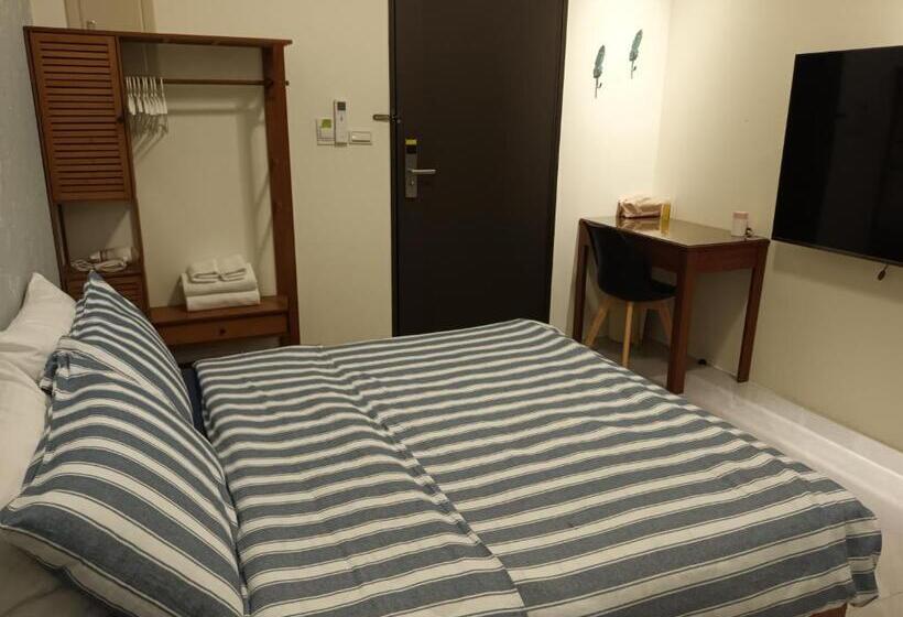 پانسیون Silence And Stillness