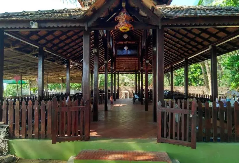 リゾートホテル Deva Samudra Beach Stay