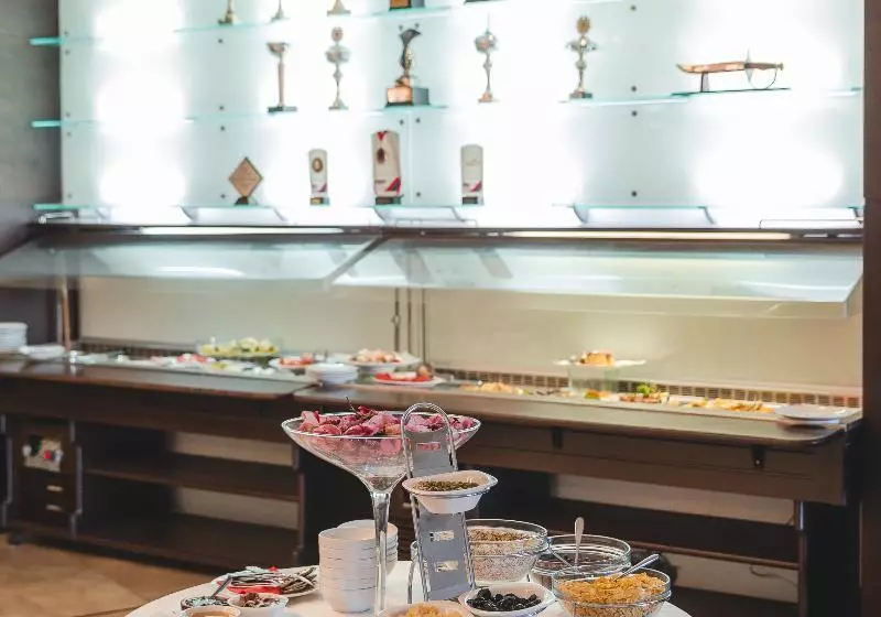 هتل & Apartments Hec Residence