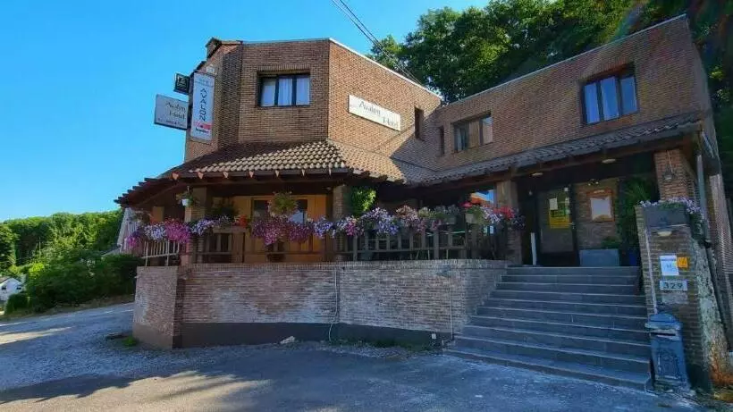 בית מלון כפרי Avalon