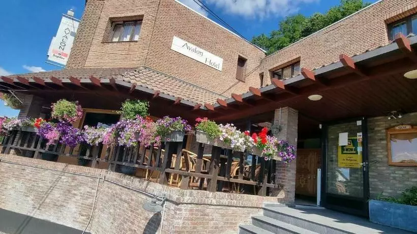 בית מלון כפרי Avalon