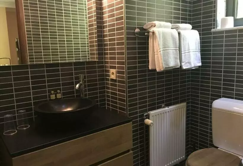 בית מלון כפרי Avalon