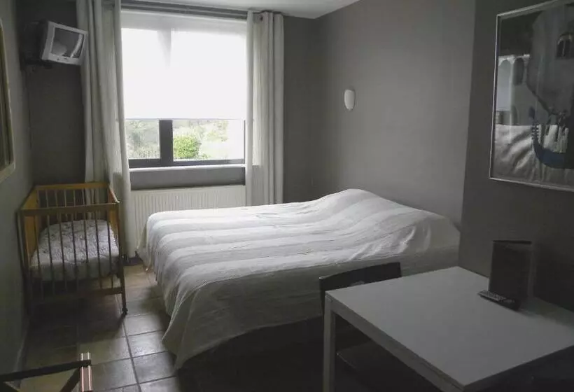 בית מלון כפרי Avalon