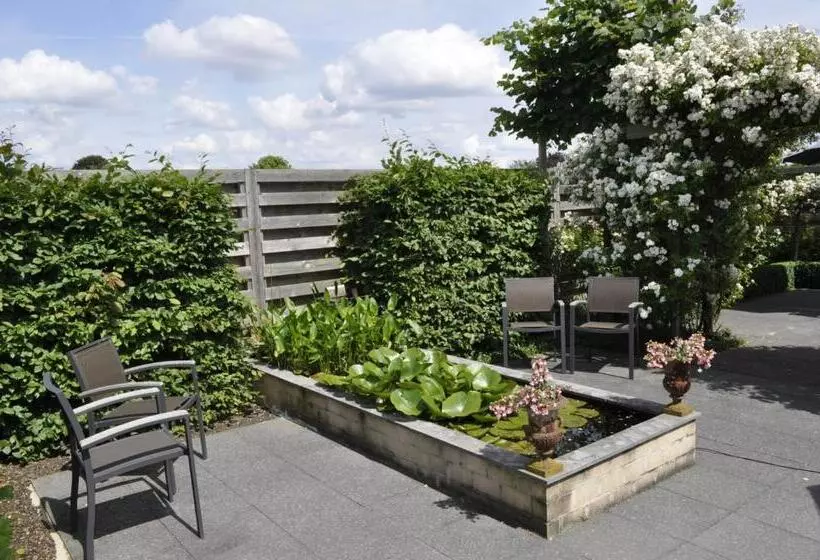 Отель B&b De Edelsteen