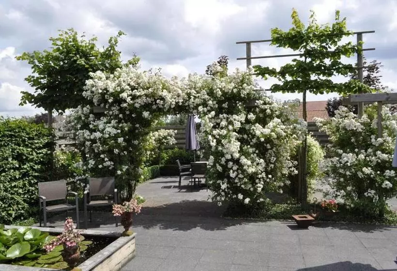 Отель B&b De Edelsteen