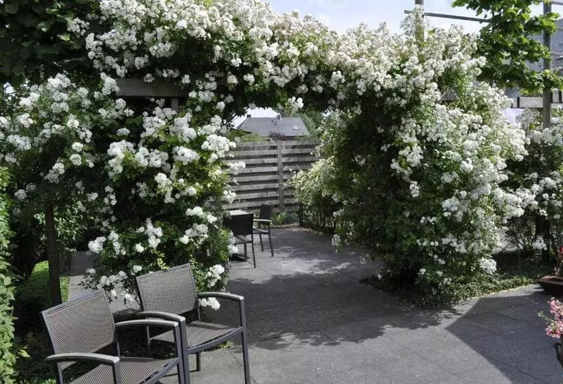 Отель B&b De Edelsteen