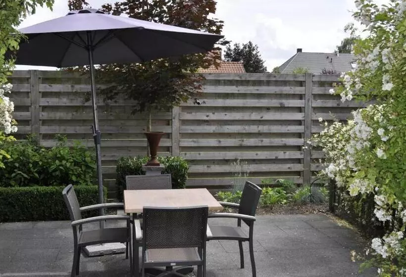 Отель B&b De Edelsteen