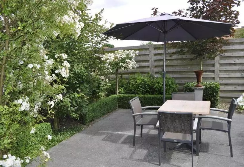 Отель B&b De Edelsteen