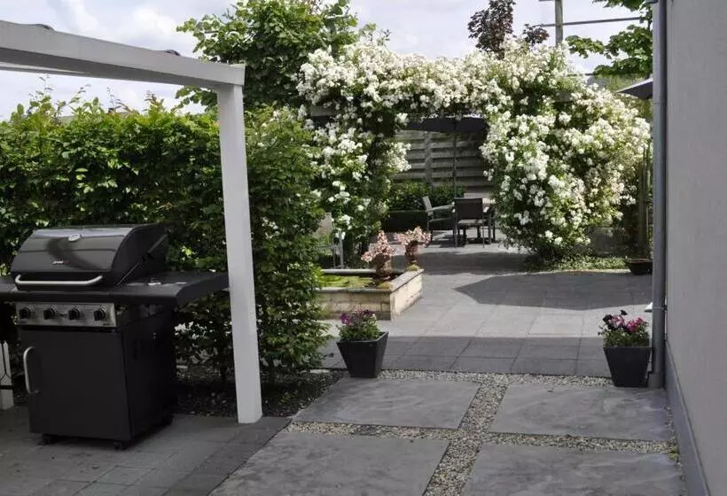 Отель B&b De Edelsteen