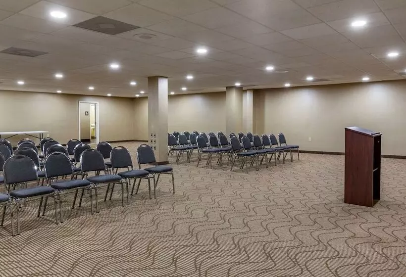 هتل Comfort Suites Raleigh Walnut Creek