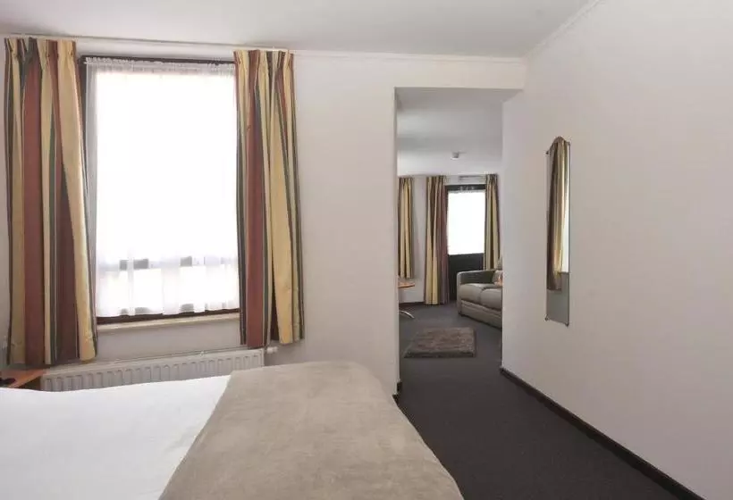 Отель Hôtel Du Perron