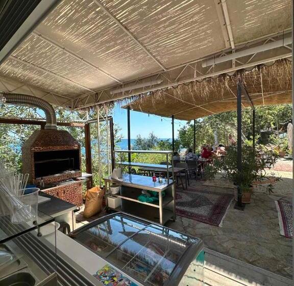 בית מלון כפרי International House Of Journalists Resort